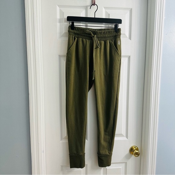 Free People Jogger Sweatpants Olive Green Fitted Gorpcore Gym Workout Small - Picture 3 of 7